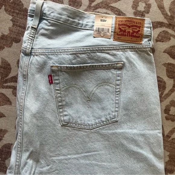 Levi's Blue Relaxed Jeans with Distressed Details - Picture 3 of 7